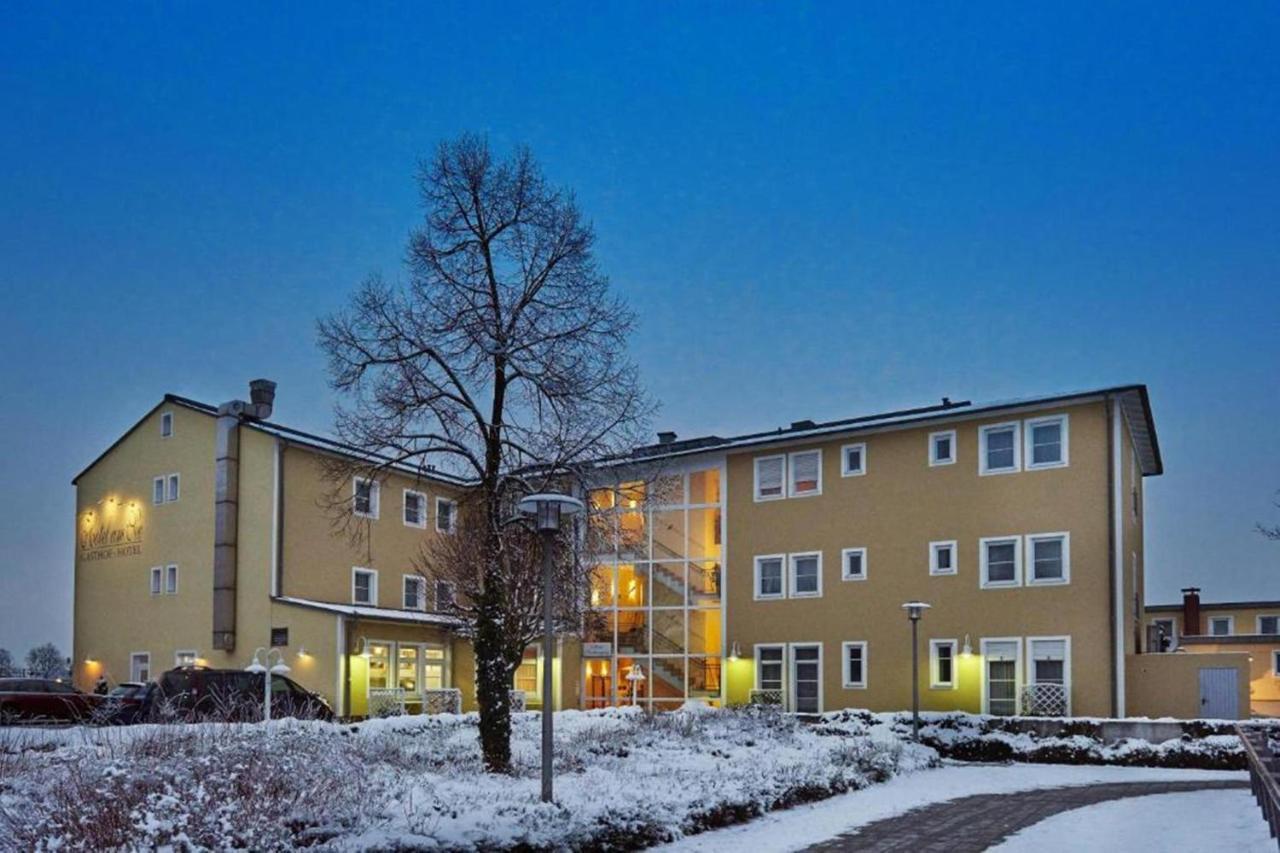 Hotel Am See Neutraubling Exterior foto