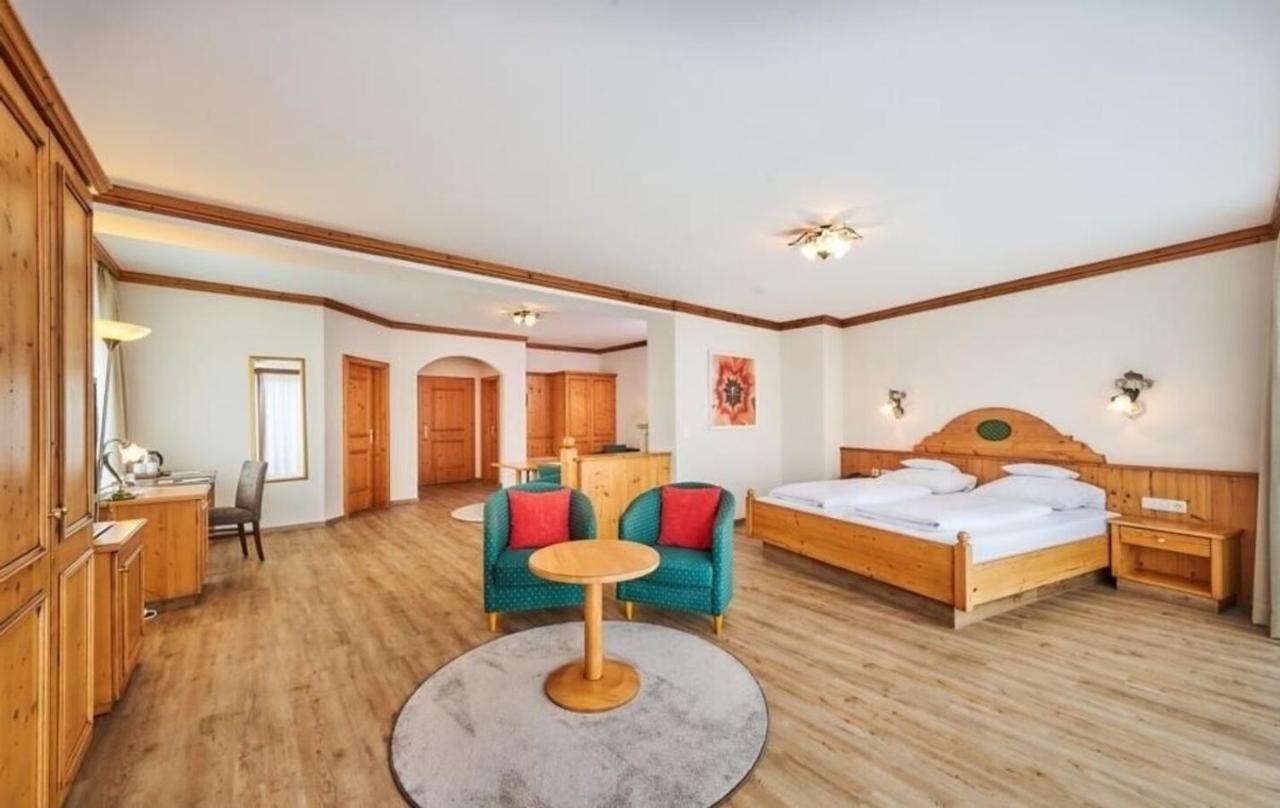 Hotel Am See Neutraubling Habitación foto