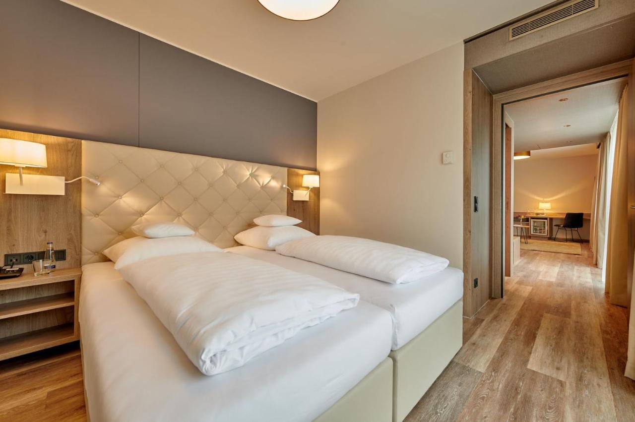 Hotel Am See Neutraubling Habitación foto