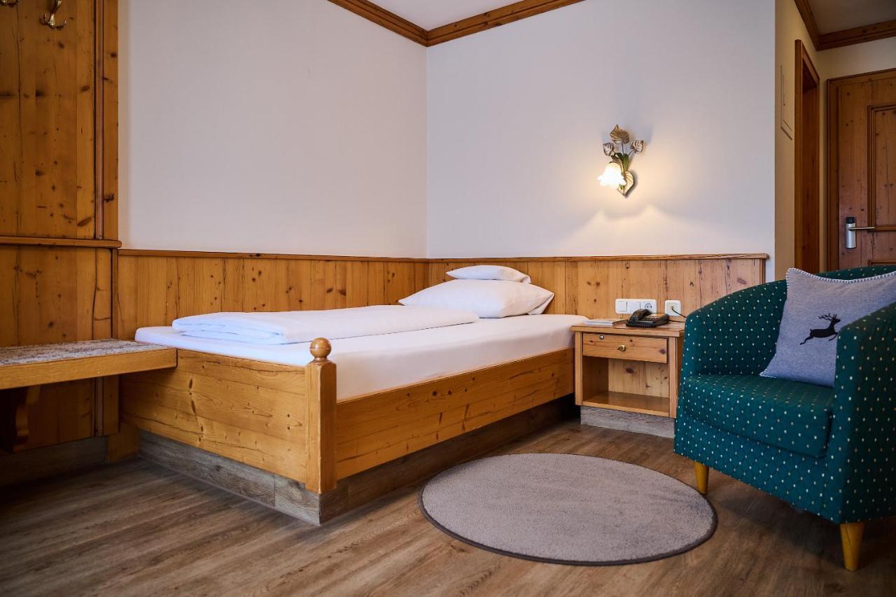 Hotel Am See Neutraubling Habitación foto