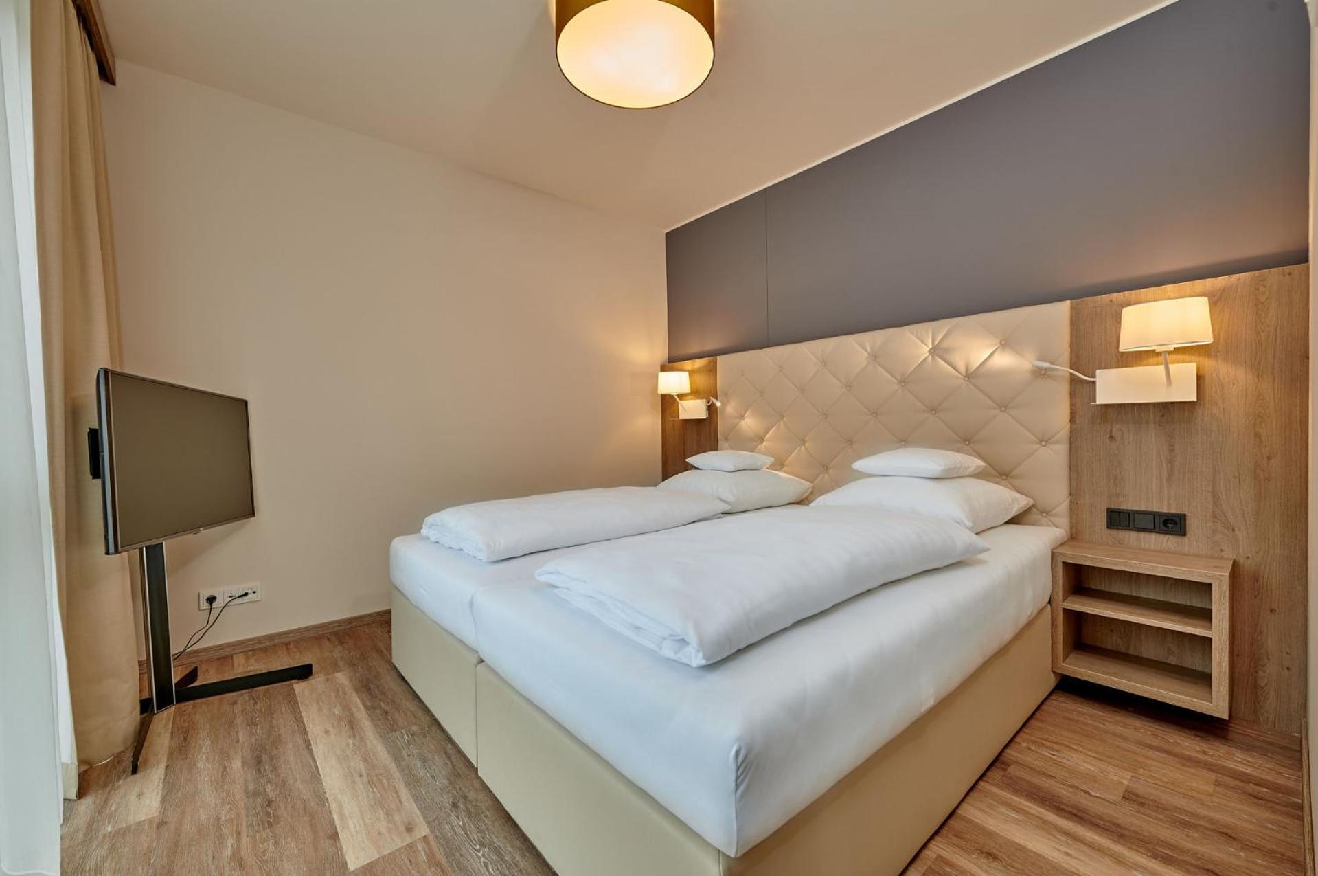 Hotel Am See Neutraubling Habitación foto